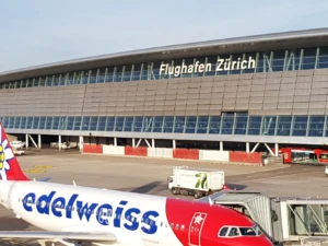 Avión de Edelweiss en el aeropuerto de Zúrich