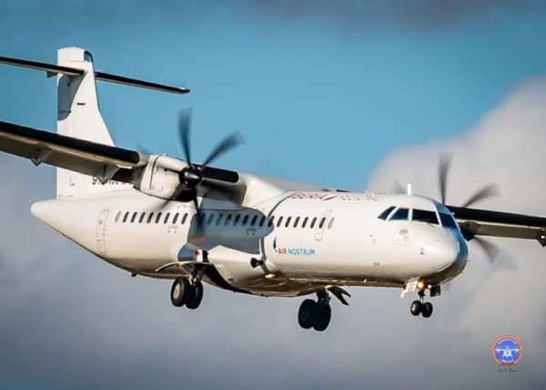 Avión de Air Nostrum en aproximación final