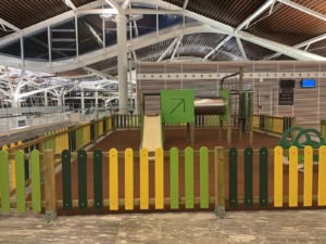Zona de juegos infantil en el Aeropuerto de Zaragoza