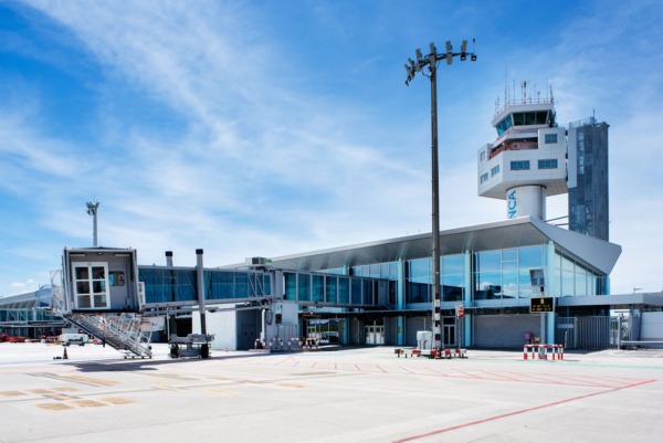 Vista exterior del aeropuerto de Vigo, Pontevedra, España