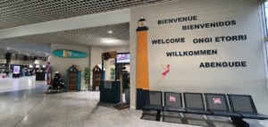 Aeropuerto de Biarritz: Saludos y decoración festiva