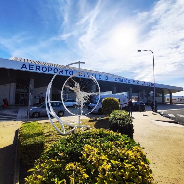 Aeropuerto de Comiso Pio La Torre: vista exterior