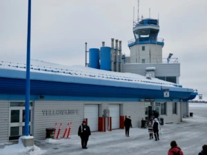Aeropuerto de Yellowknife: vista de la entrada principal