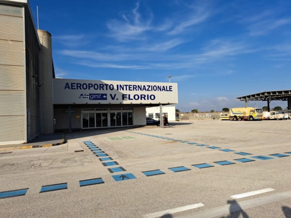 Entrada al Aeropuerto Internacional Vincenzo Florio de Trapani