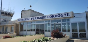 Fachada del aeropuerto de Bergerac – Dordogne Périgord