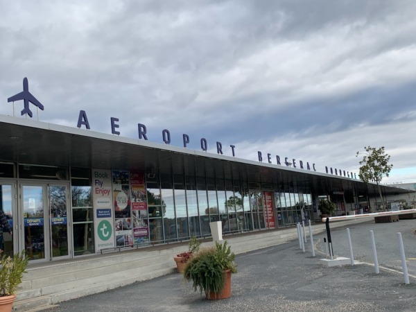 Fachada del Aeropuerto de Bergerac – Dordogne Périgord