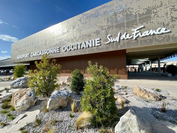 Fachada del Aeropuerto de Carcasona, Francia