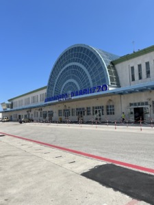 Fachada del Aeropuerto de Pescara, Italia