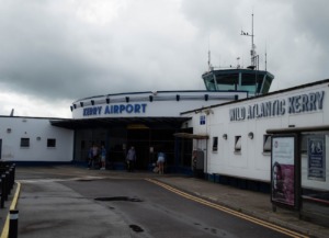 Fachada principal del Aeropuerto de Kerry, Irlanda