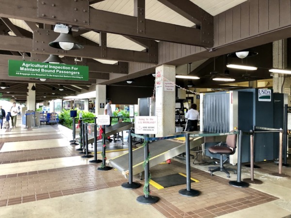 Inspección agrícola para pasajeros con destino al continente