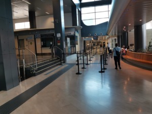 Interior del aeropuerto de Comiso, Italia