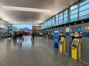 Interior del Aeropuerto Internacional de Córdoba, Argentina