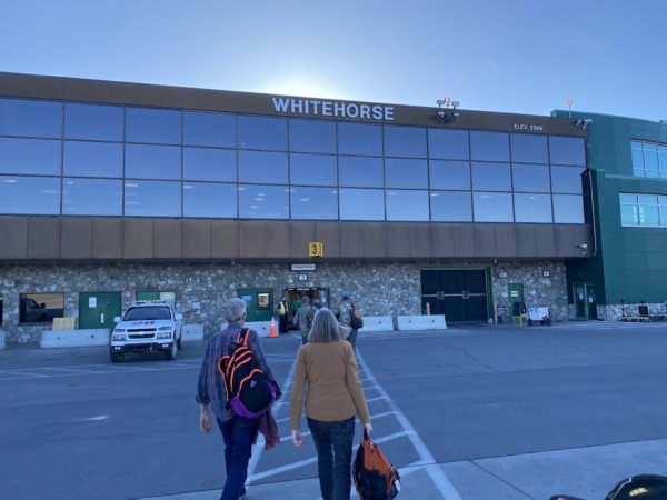 Llegada al aeropuerto Erik Nielsen de Whitehorse