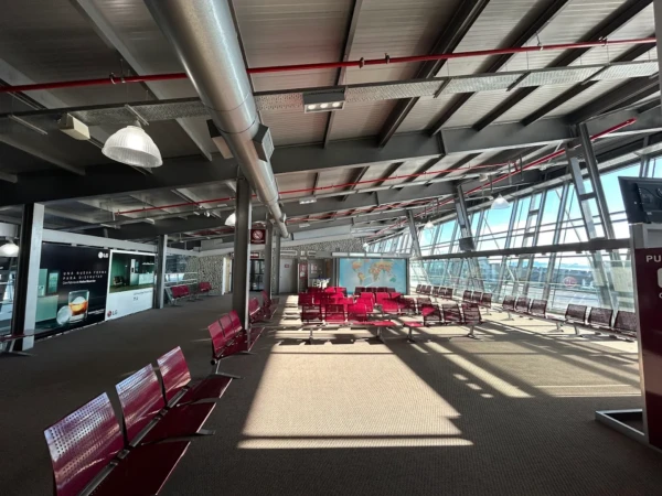 Sala de espera en el Aeropuerto de El Calafate