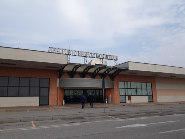 Fachada del Aeropuerto de Brescia-Montichiari en Italia