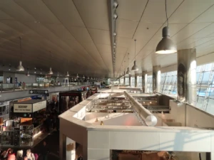 Vista interior del aeropuerto de Turín-Caselle