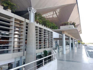 Fachada del aeropuerto Alfonso Bonilla Aragón, Cali, Colombia
