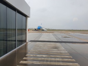 Avión en la pista del Aeropuerto Internacional de Rosario