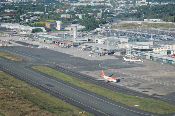 Vista aérea del Aeropuerto de Burdeos-Mérignac, Francia