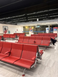 Zona de espera en el Aeropuerto de Burdeos