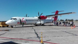 Avión de Avianca en el Aeropuerto de Mar del Plata