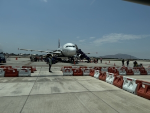 Avión en la pista del Aeropuerto Internacional de Chiclayo