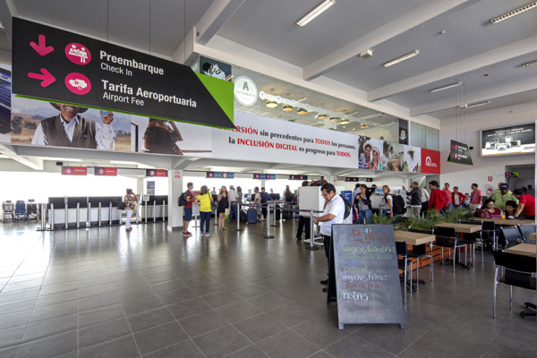 Llegadas y salidas: Aeropuerto Capitán FAP José A. Quiñones
