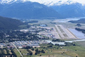 Vista aérea del aeropuerto de Juneau, Alaska