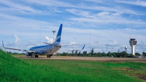 Avión de Aerolíneas Argentinas en el Aeropuerto de Resistencia – variante 2