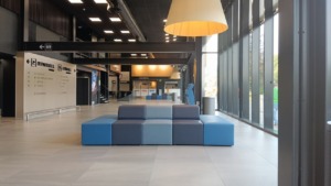 Zona de espera en el aeropuerto de Maastricht-Aachen