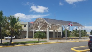 Aeropuerto La Isabela: zona de entrada principal