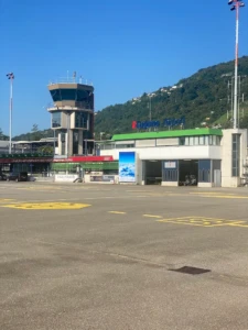 Vista del aeropuerto de Lugano, Suiza