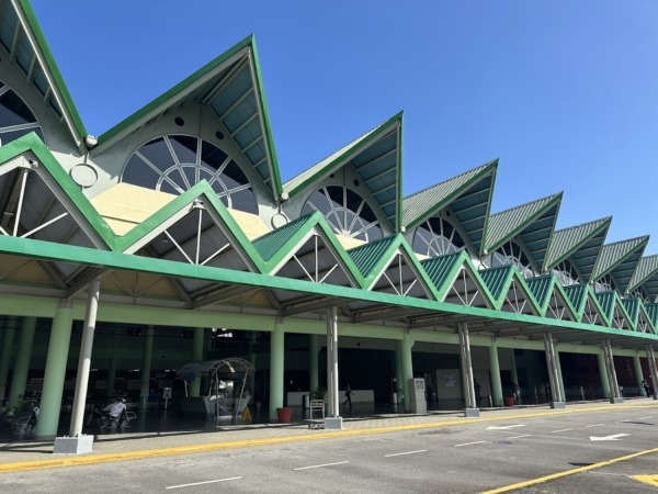 Fachada del Aeropuerto de Samaná Presidente Juan Bosch