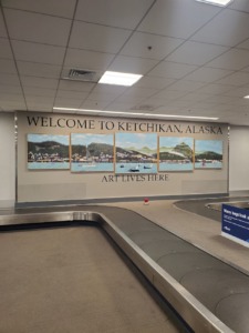 Reclamo de equipaje en el aeropuerto de Ketchikan, Alaska