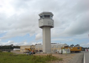 Torre de control en el Aeropuerto de Samaná