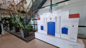 Escultura en el Aeropuerto de Tucumán: En Vísperas del Bicentenario