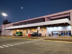 Fachada del Aeropuerto Internacional Teniente Benjamín Matienzo en Tucumán