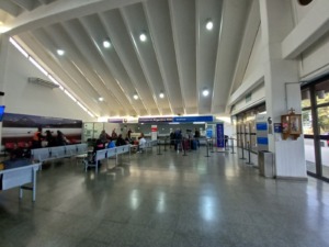 Interior del Aeropuerto Coronel Felipe Varela en Catamarca