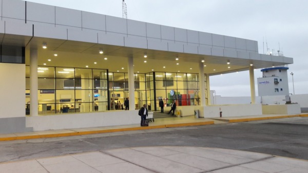 Fachada del Aeropuerto Internacional Coronel FAP Carlos Ciriani Santa Rosa