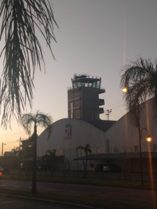 Aeropuerto Internacional de San Fernando: torre de control y hangar