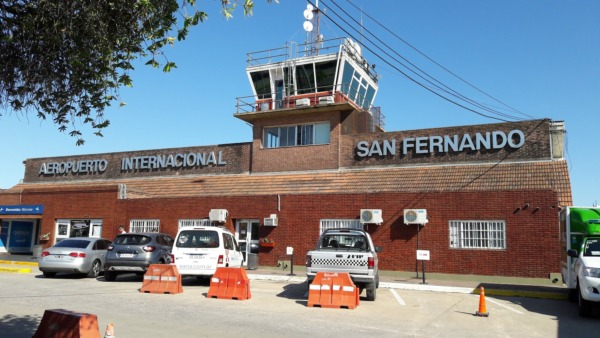 Fachada del Aeropuerto Internacional de San Fernando, Argentina