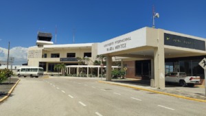 Fachada del Aeropuerto Internacional María Montez, Barahona