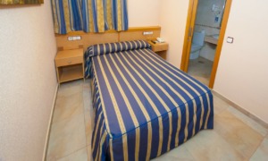 Habitación funcional cerca del aeropuerto de Madrid-Barajas