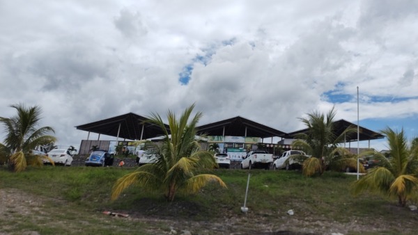 Establecimiento con estacionamiento cerca del Aeropuerto Fernando Belaúnde Terry