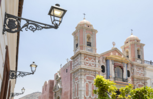 Santuario de Nuestra Señora de la Soledad 🌹 Joya Barroca y Corazón Devoto de Lima 🏛️