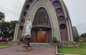 Parroquia Santa María Reina – Av. Los Conquistadores 1293