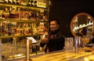 HUMO BAR – Calle Coronel Inclán 235