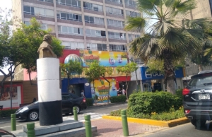 Casino Parisian – Av. Ricardo Palma 2050