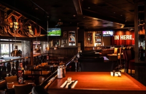 Fridays Óvalo Gutiérrez – Av. Santa Cruz 824