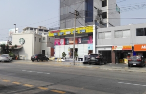 Época – Av. Comandante Espinar 854